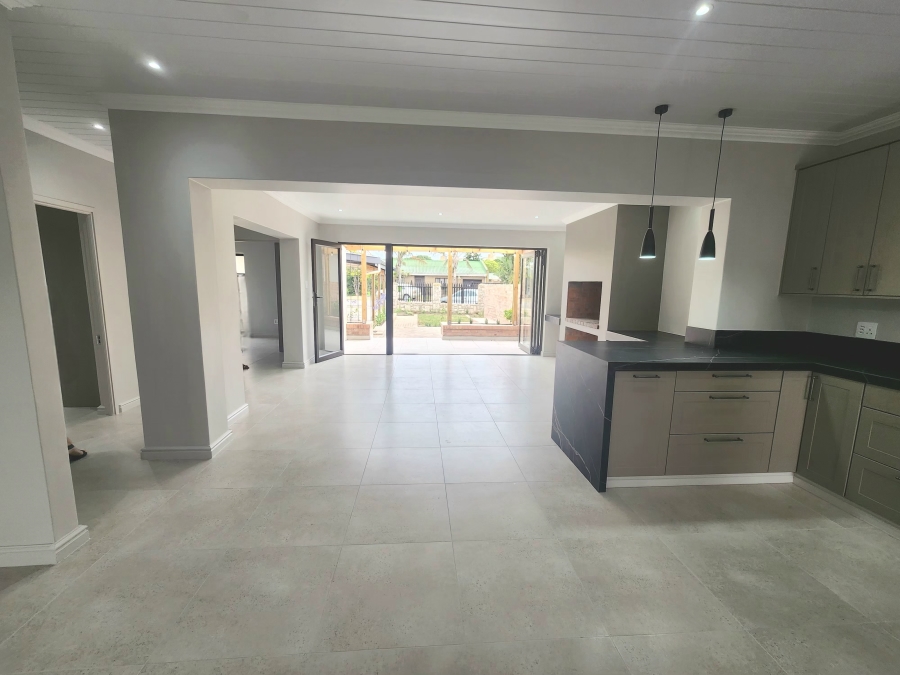 3 Bedroom Property for Sale in Hartenbos Central Western Cape